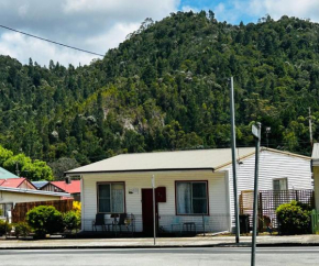 The Lazy Frog Cottage, Queenstown